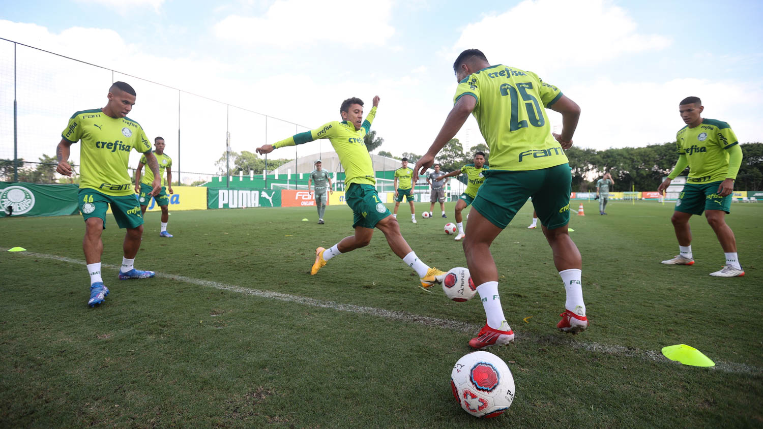 Palmeiras se reapresenta com treino técnico após classificação à final do Paulista