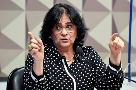 Ministra culpa imprensa por ligações antivacina para o Disque 100 Imagem referente a Ministra culpa imprensa por ligações antivacina para o Disque 100