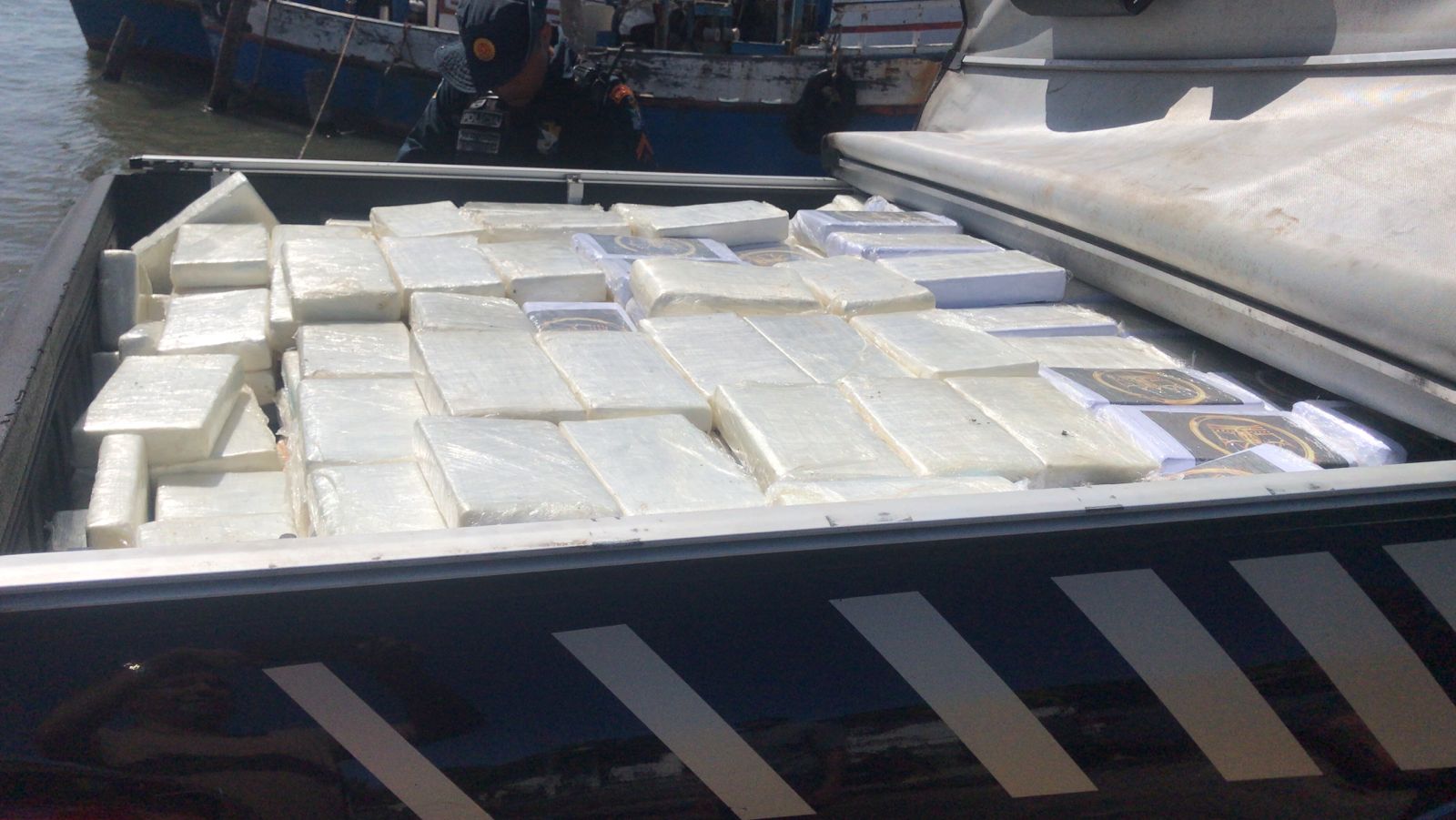 Polícia Federal apreende 1,3 tonelada de cocaína em embarcação no Rio Sergipe