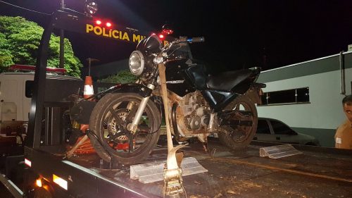 Motocicleta com registro de furto é apreendida após acidente; condutor fugiu Imagem referente a Motocicleta com registro de furto é apreendida após acidente; condutor fugiu
