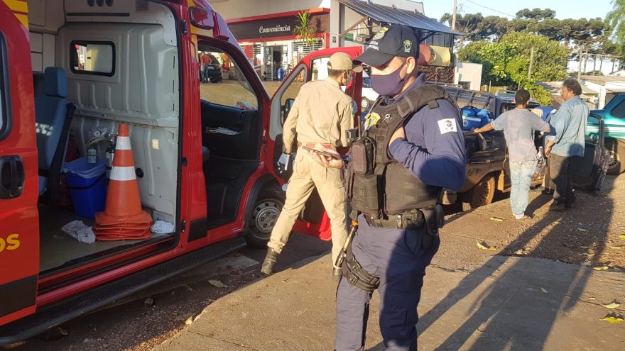 Mulher fica ferida em acidente na Rua Ipanema, no Bairro Periolo
