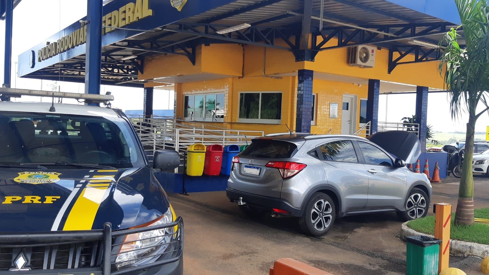 Irmãos são detidos com carro roubado comprado em site de vendas na internet