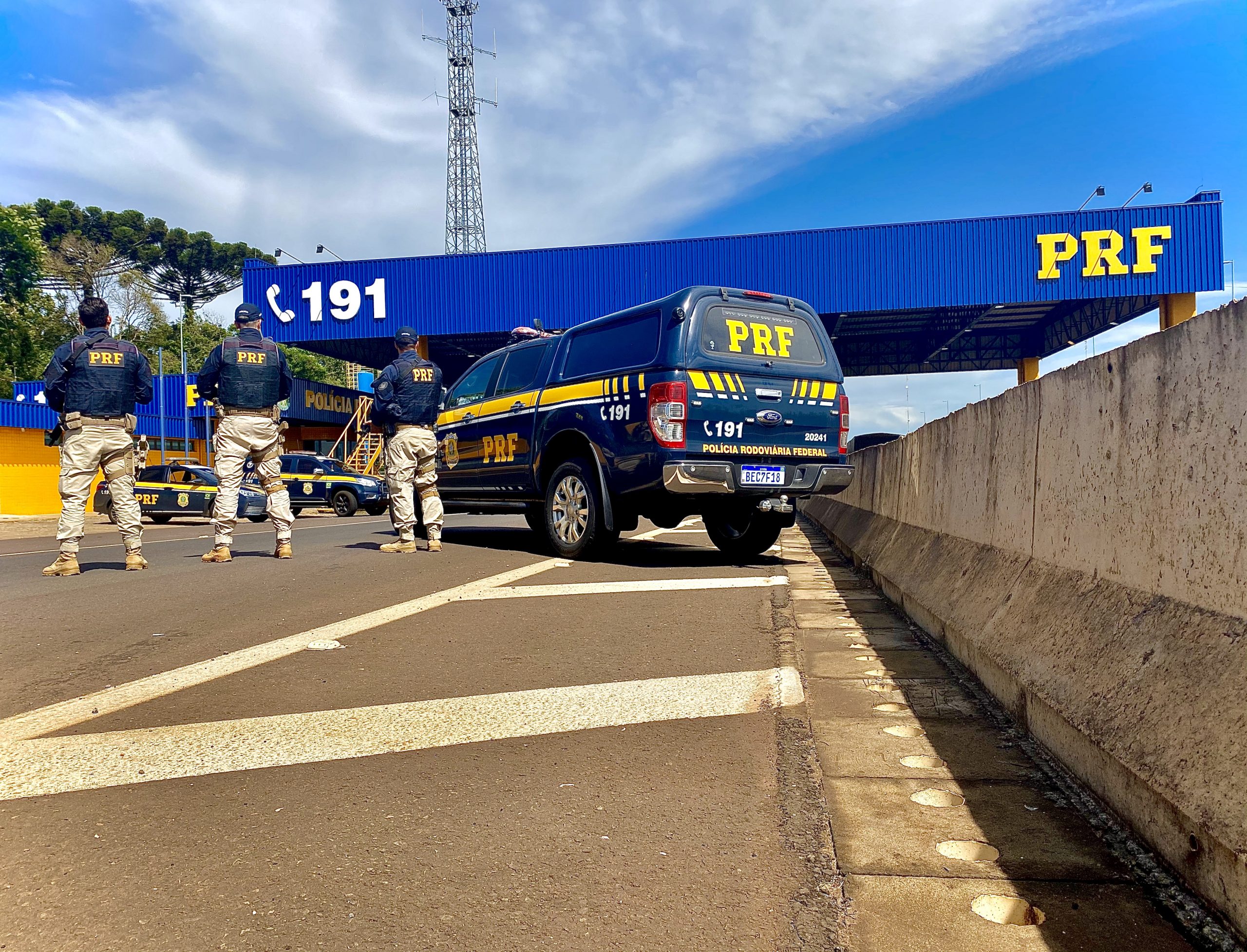 PRF apreende mais 242 quilos de maconha em Araucária (PR)