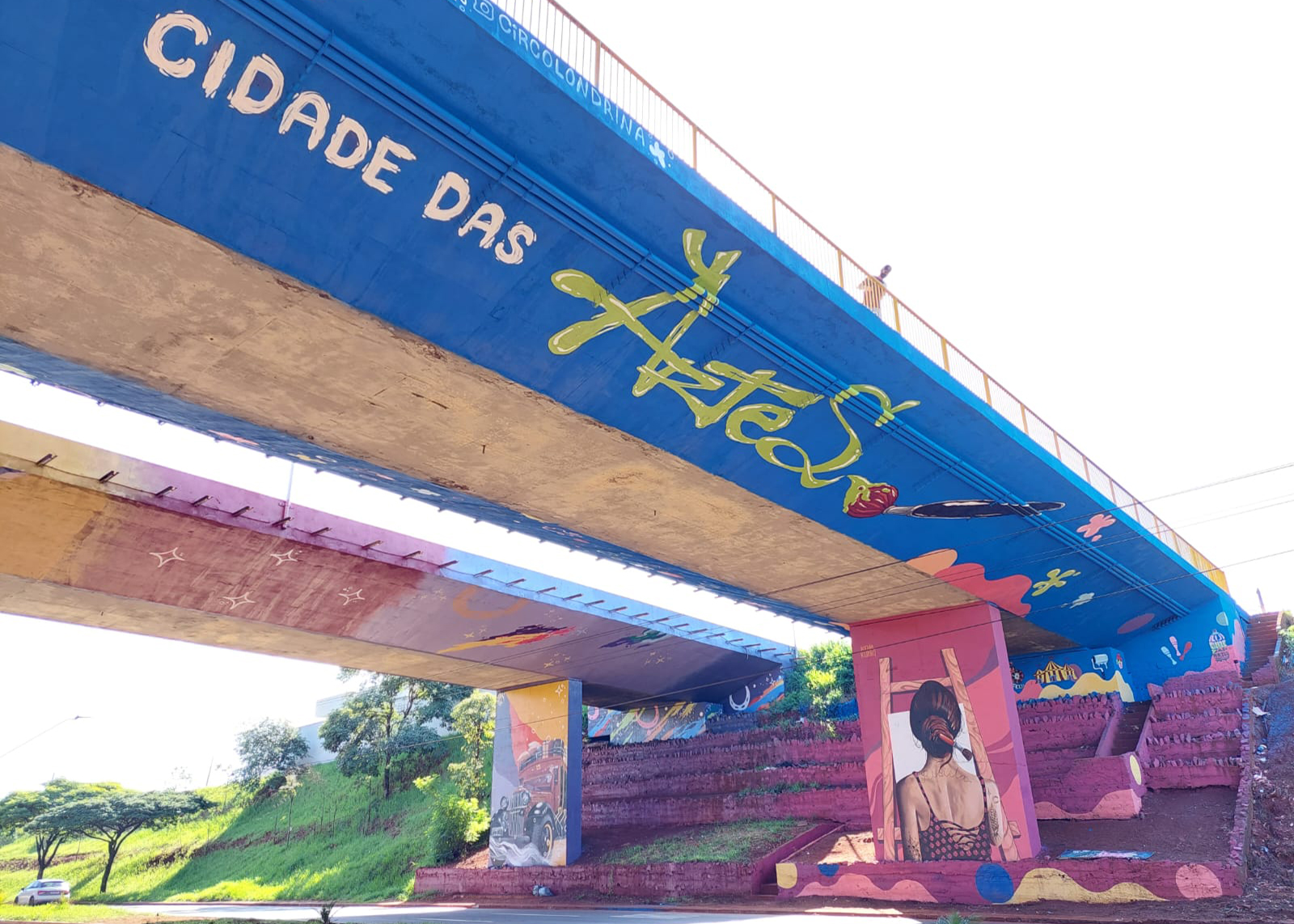 Terceira ação de grafitagem é concluída no viaduto da Avenida Celso Garcia Cid Terceira ação de grafitagem é concluída no viaduto da Avenida Celso Garcia Cid