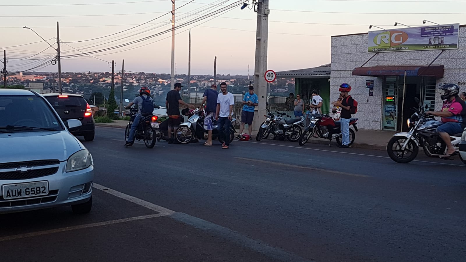 Moto e bicicleta colidem no bairro Brasmadeira