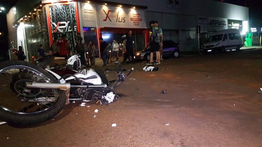 Rapaz fica ferido em grave colisão na Rua São Paulo, em Cascavel
