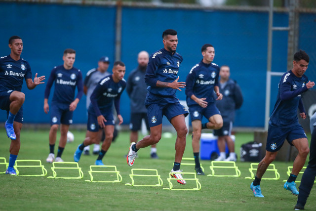 Mais um dia de trabalho visando decisão do Estadual