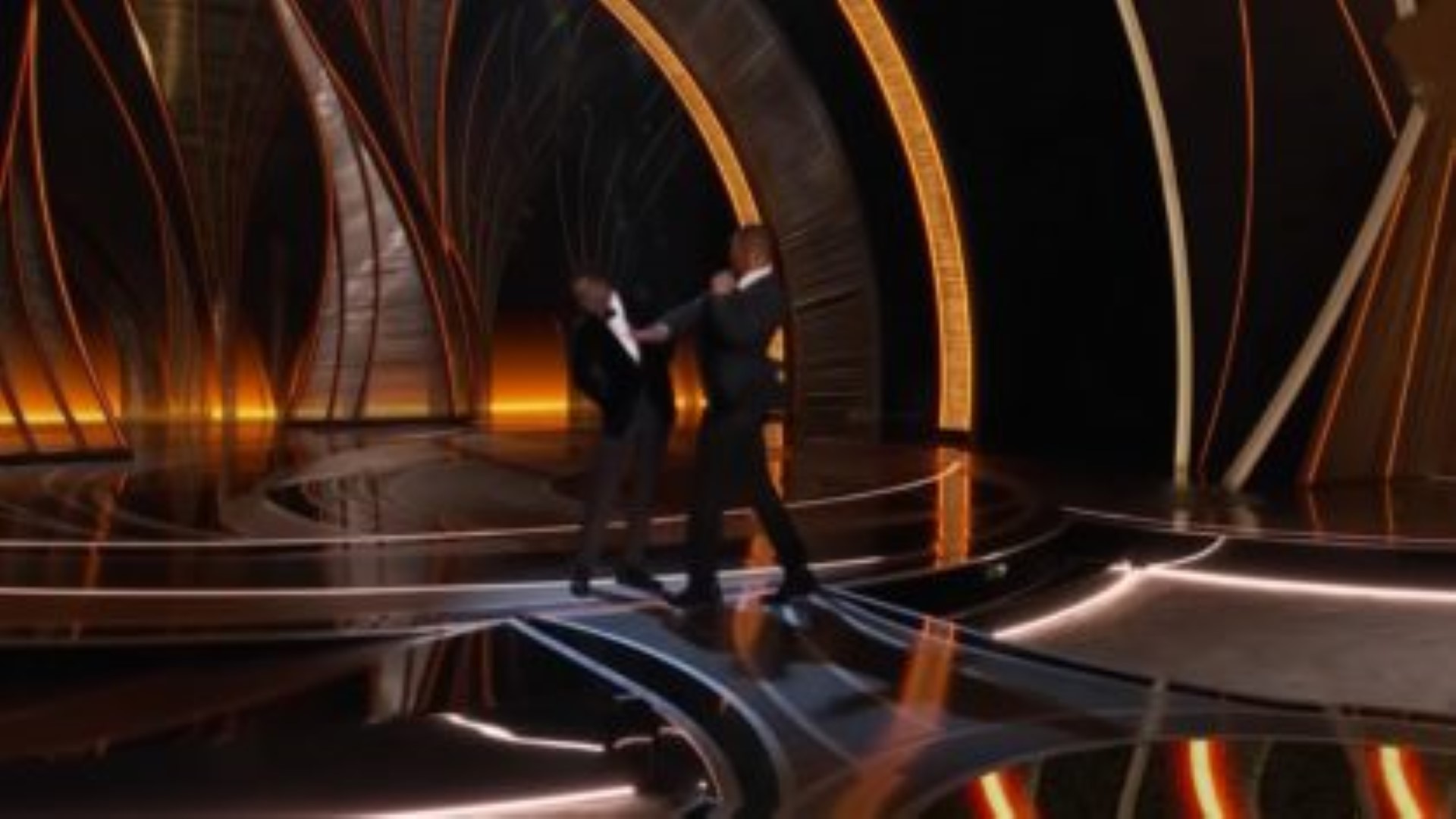 Will Smith se recusou a deixar o Oscar, quebrou o código de conduta