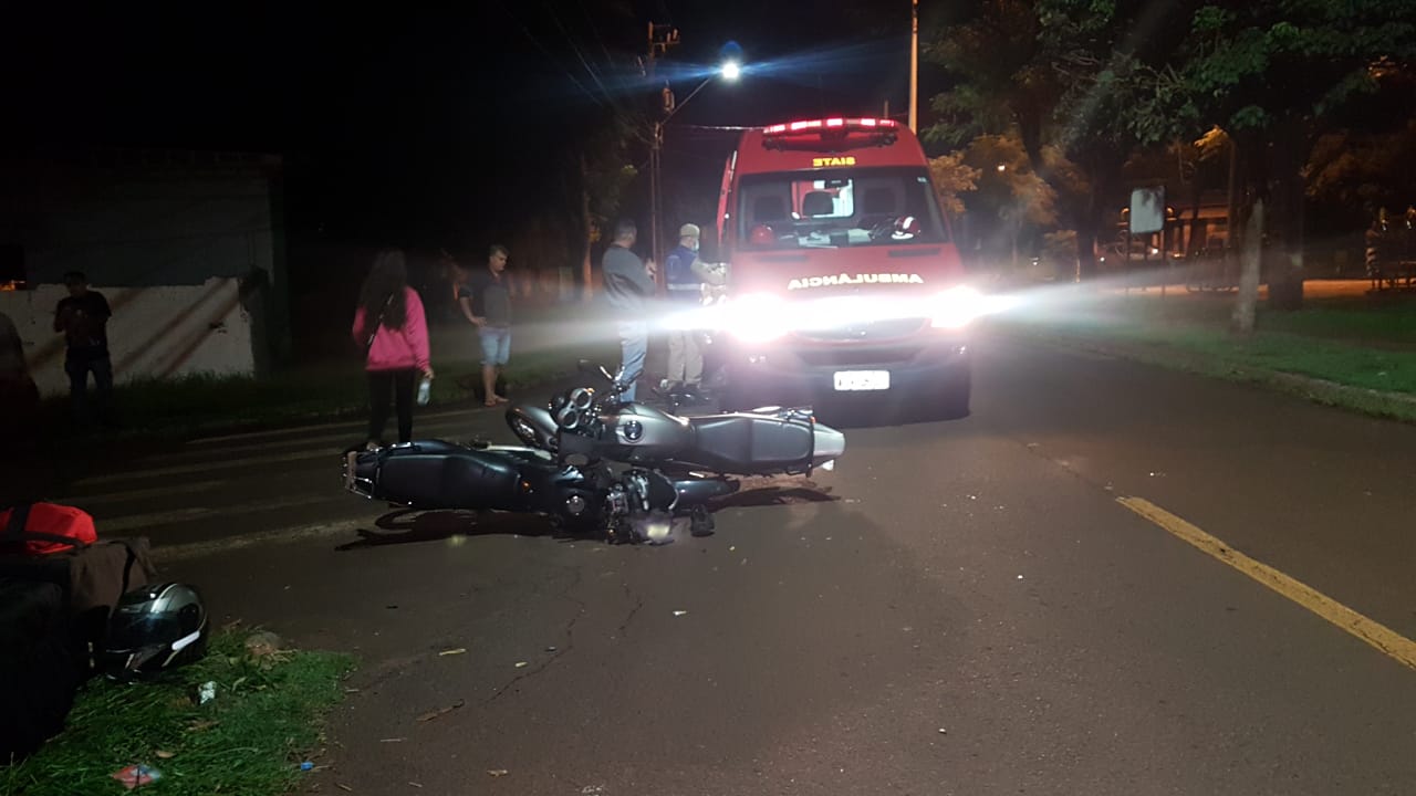 Motociclistas ficam feridos em grave colisão no Cancelli