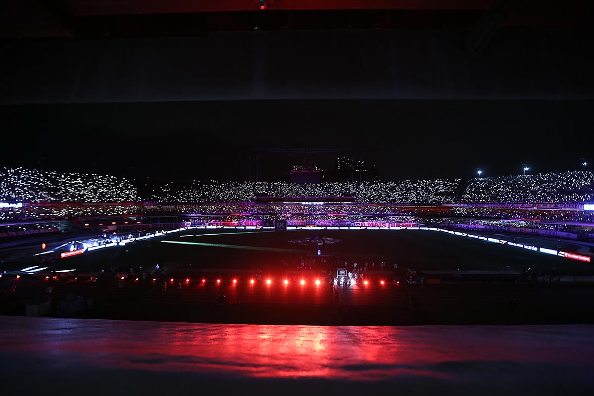 Torcida tricolor no Choque-Rei: 60 mil vozes no Morumbi