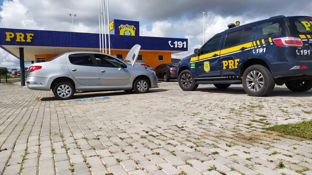 PRF recupera veículo roubado que fora comprado por valor bem abaixo do praticado no mercado