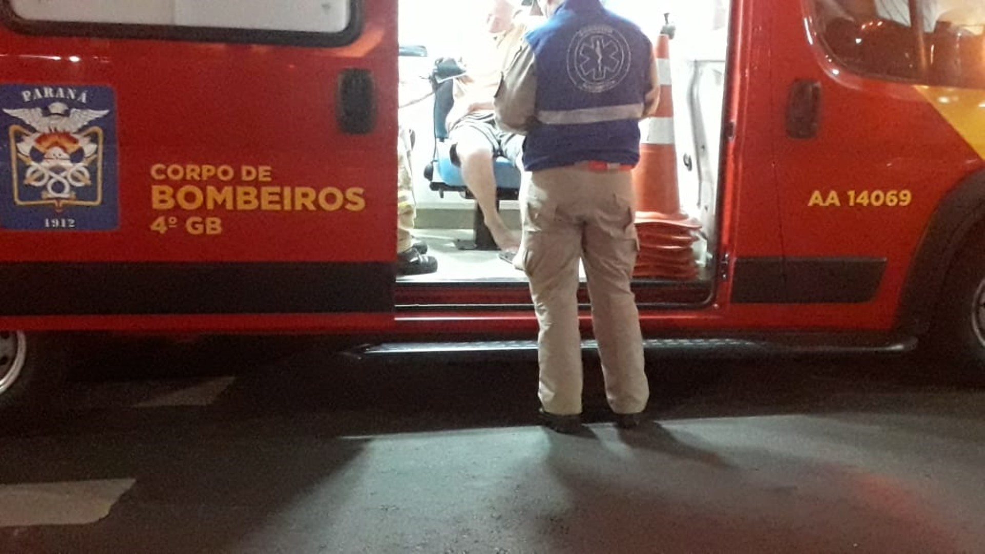 Homem cai dentro do Terminal Oeste e fica ferido
