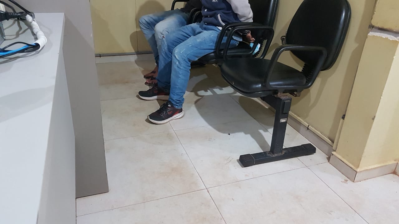 Jovens liberados da carceragem hoje (31) são presos novamente três horas depois; entenda a história