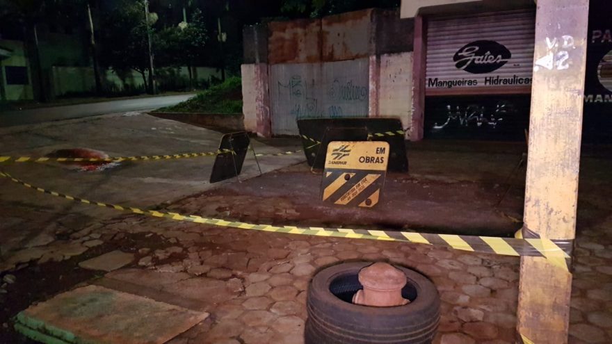 Vazamento de água na Av. Tancredo Neves é resolvido pela Sanepar