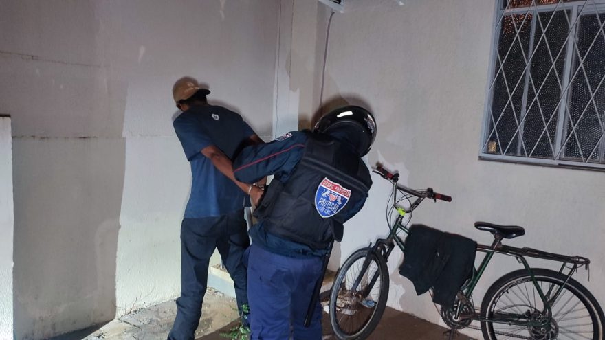 Vigilante dá voz de prisão a indivíduo após tentativa de furto de fios em empresa no Parque São Paulo