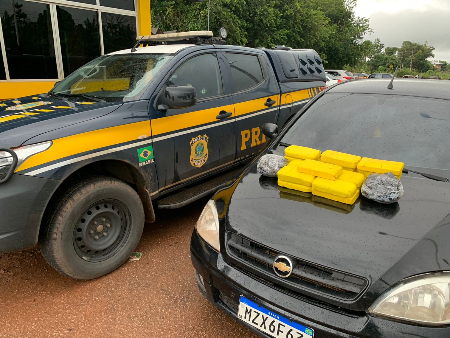 Mais de 20kg de cocaína e 2kg de skunk apreendidos pela PRF no Acre