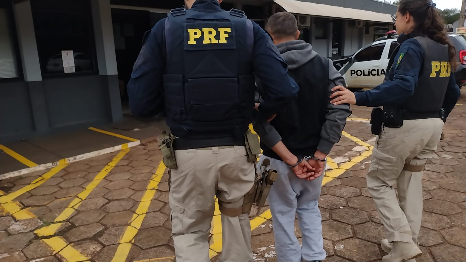 PRF detém homem procurado pela Justiça por homicídio