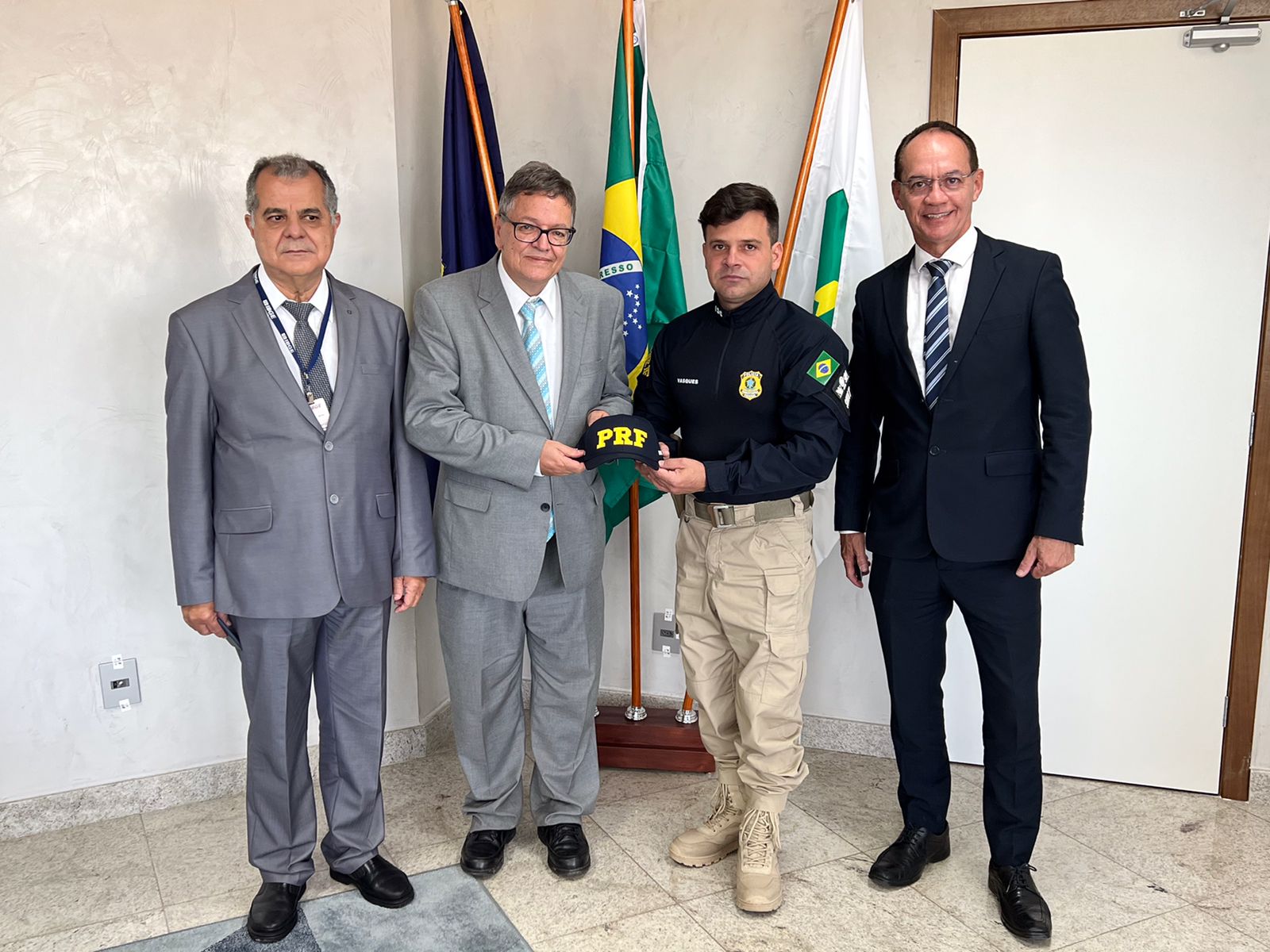 Diretor-Geral participa de reunião com o IBGE