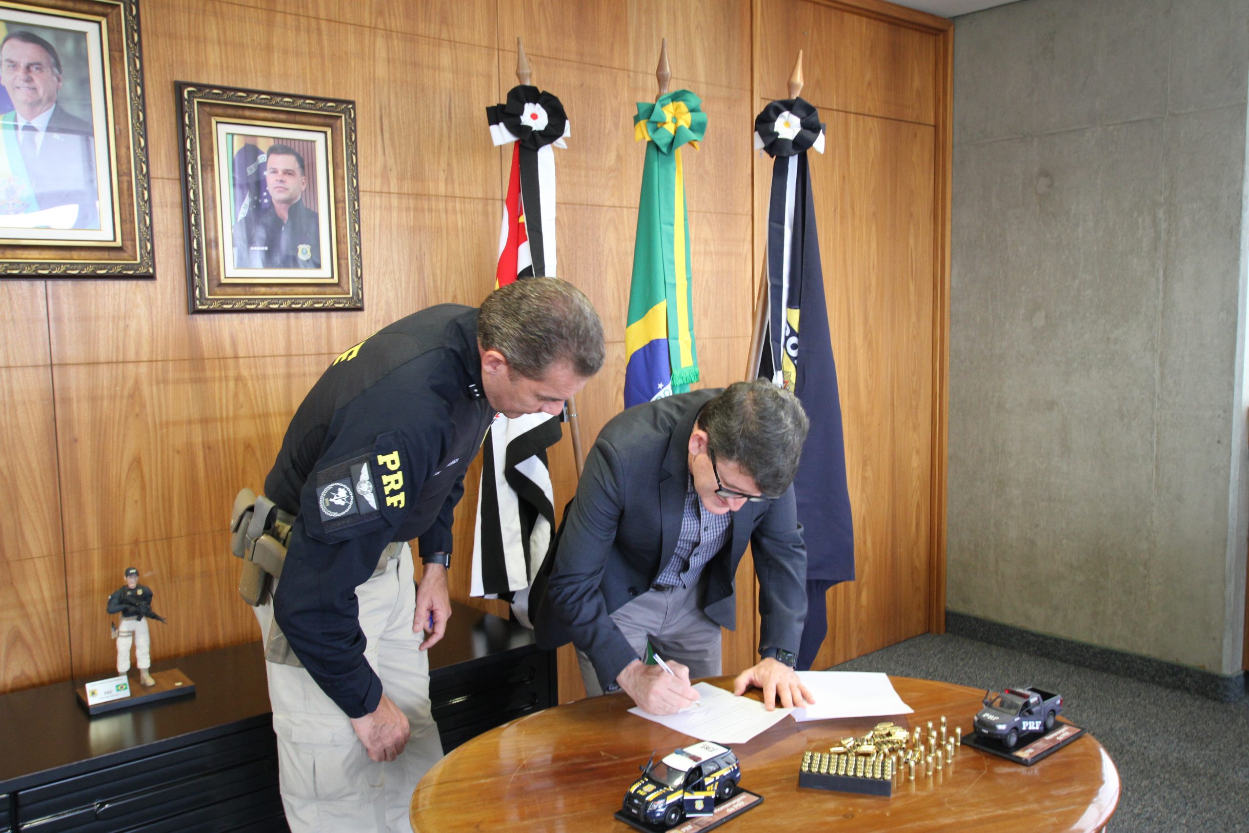 PRF em São Paulo assina Termo de Doação para a Guarda Municipal de Guarulhos/SP