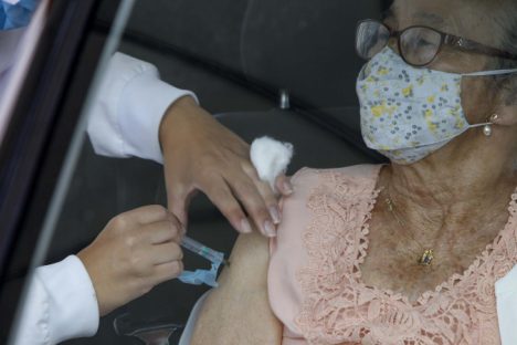 Estado orienta aplicação da segunda dose de reforço em idosos acima de 60 anos Imagem referente a Estado orienta aplicação da segunda dose de reforço em idosos acima de 60 anos