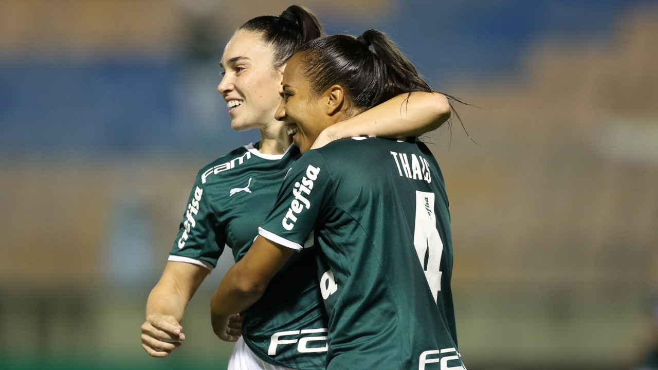 Palmeiras bate Flamengo e assume liderança provisória no Brasileiro Feminino