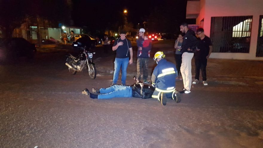 Rapaz de 26 anos fica ferido após colisão de trânsito no Bairro Cascavel Velho