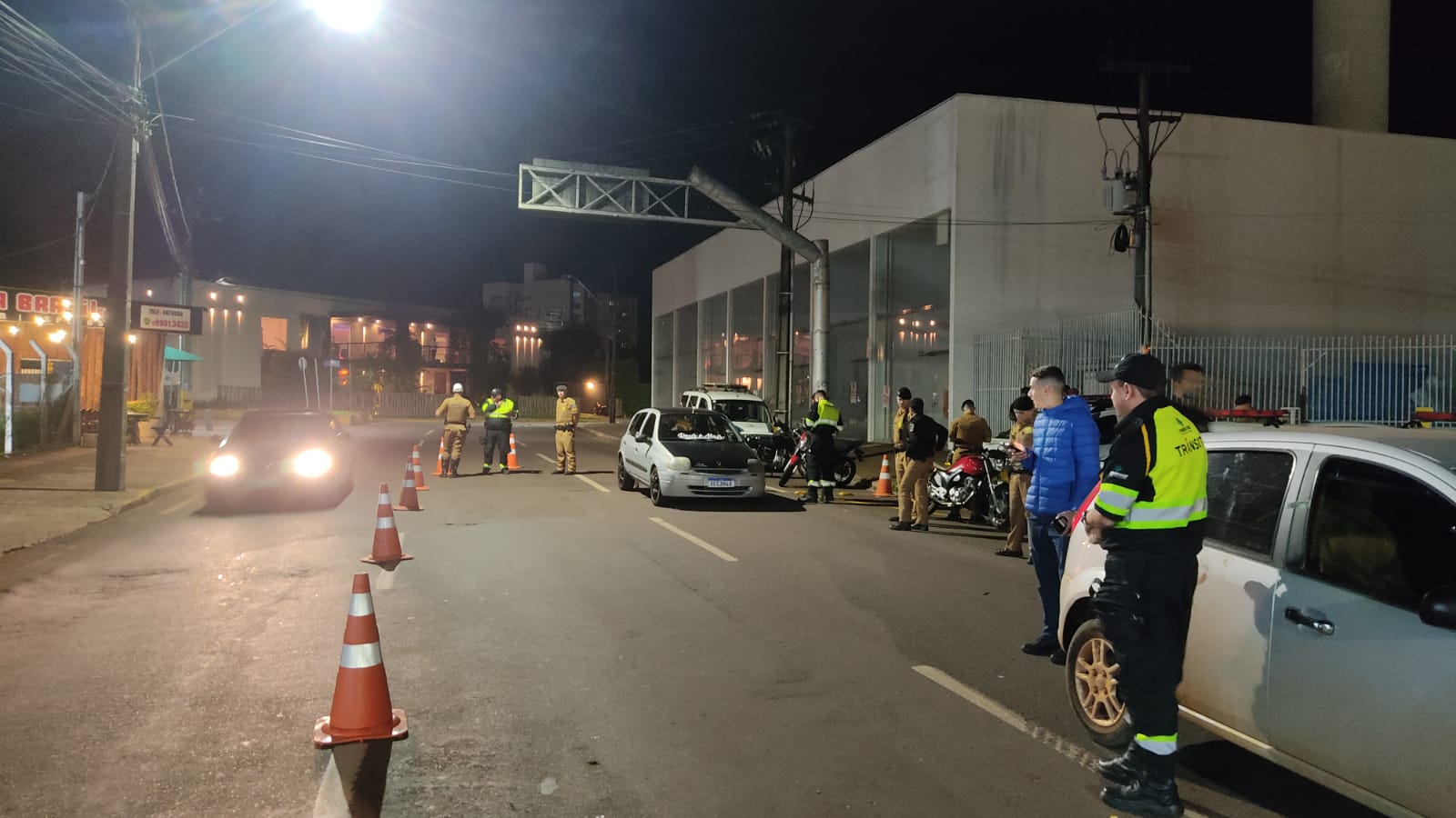 Seis carros e seis motos foram retirados de circulação na Operação Bloqueio Seis carros e seis motos foram retirados de circulação na Operação Bloqueio