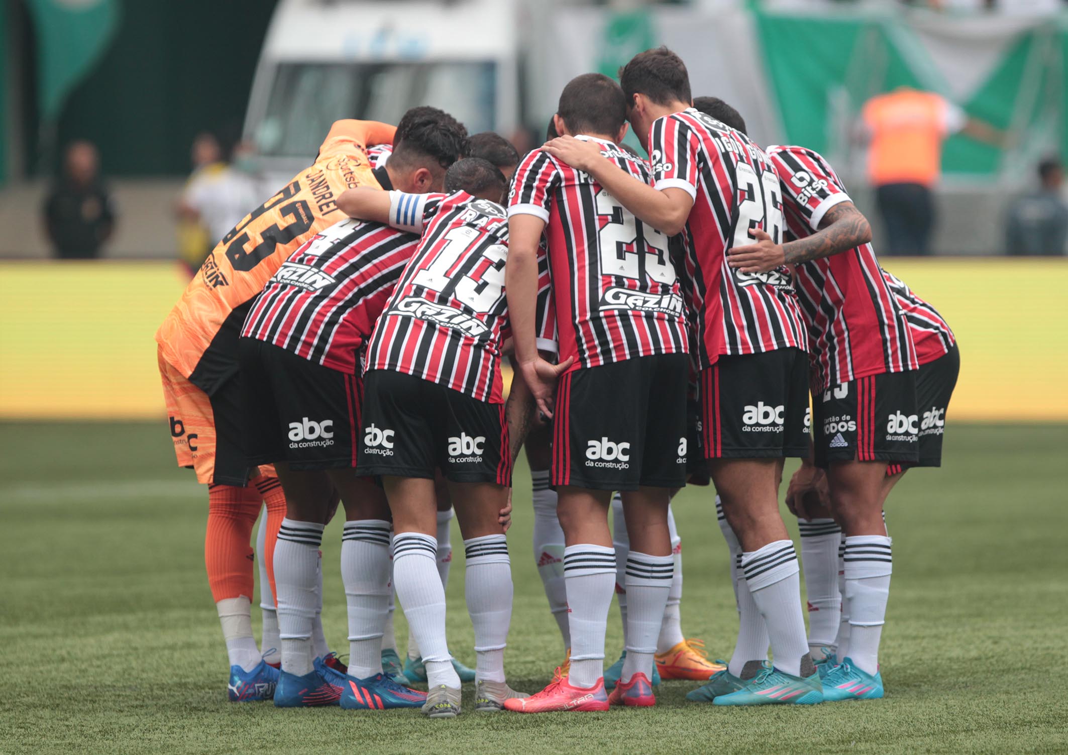 Fora de casa, São Paulo perde para o Palmeiras