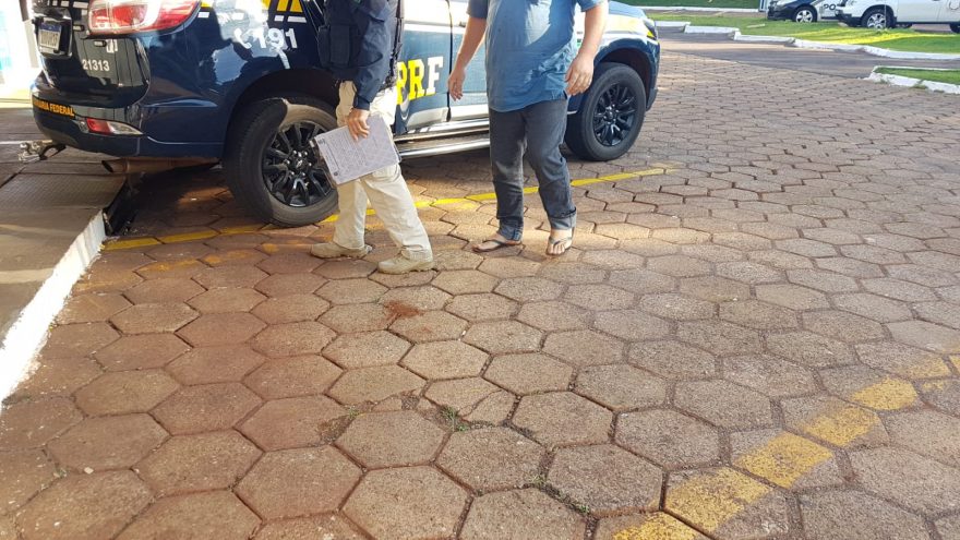Procurado pela Justiça é detido pela PRF em abordagem no Trevo Cataratas