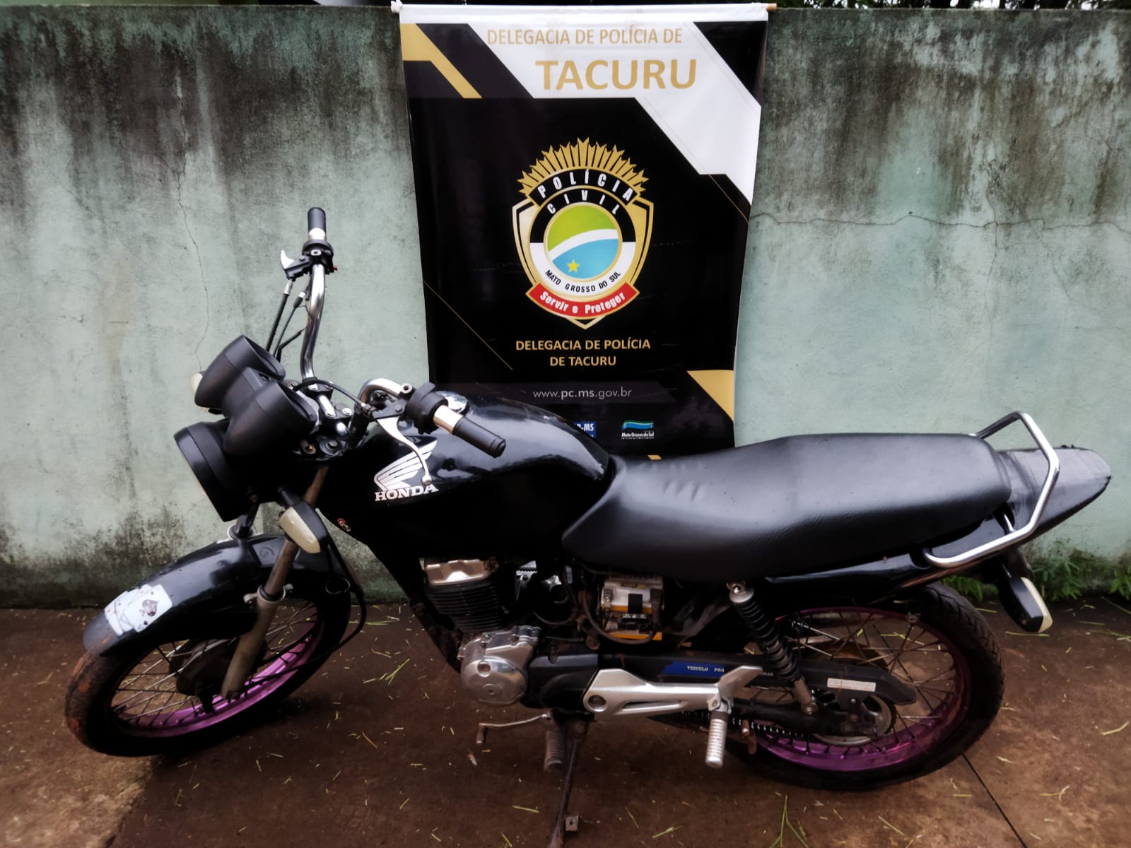 Moto furtada em Naviraí é encontrada pela Polícia Civil em Tacuru