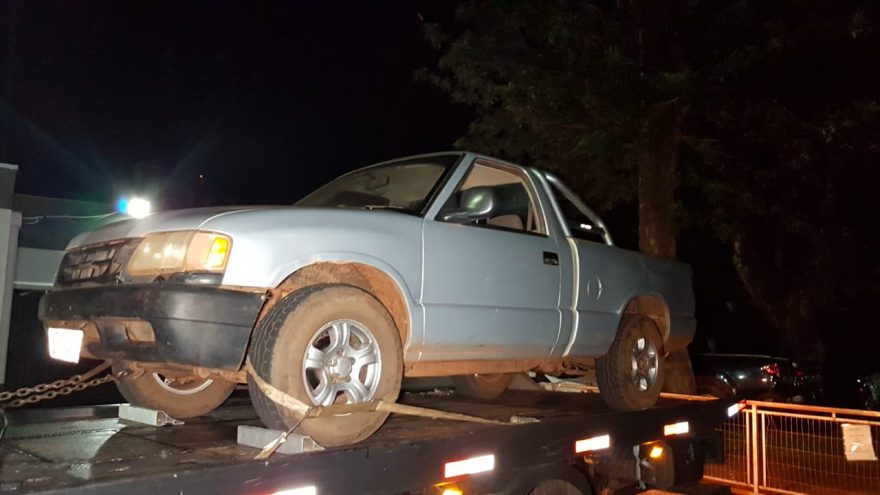 Jovem de 19 anos é detido pela PM após ser localizado com caminhonete furtada