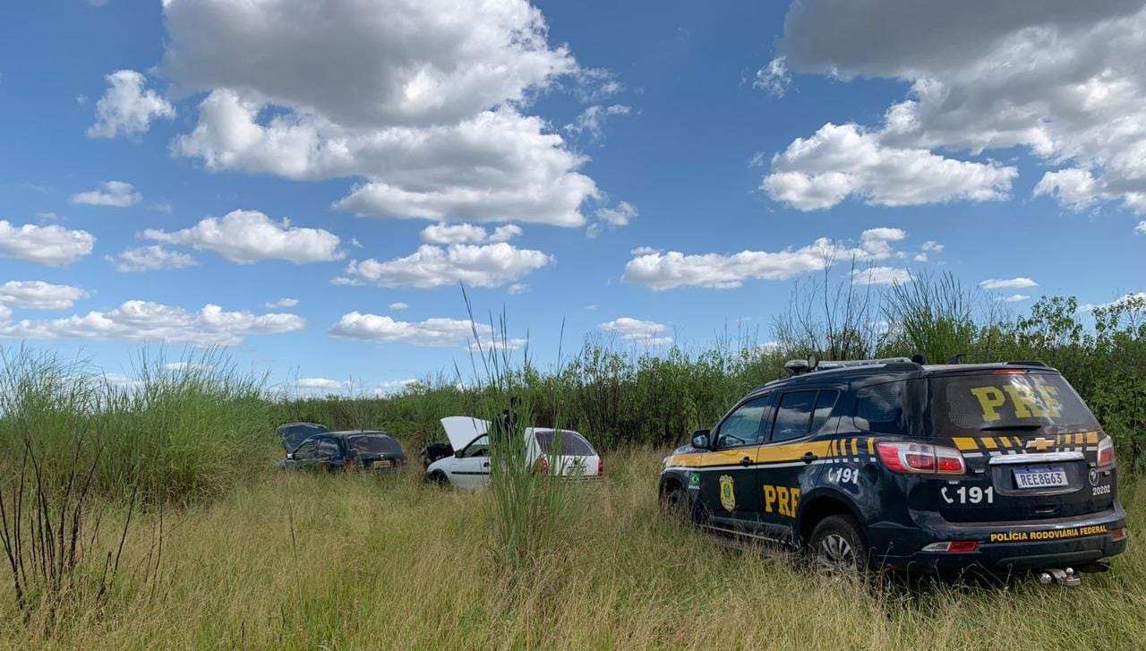 PRF recupera dois veículos roubados na BR 070