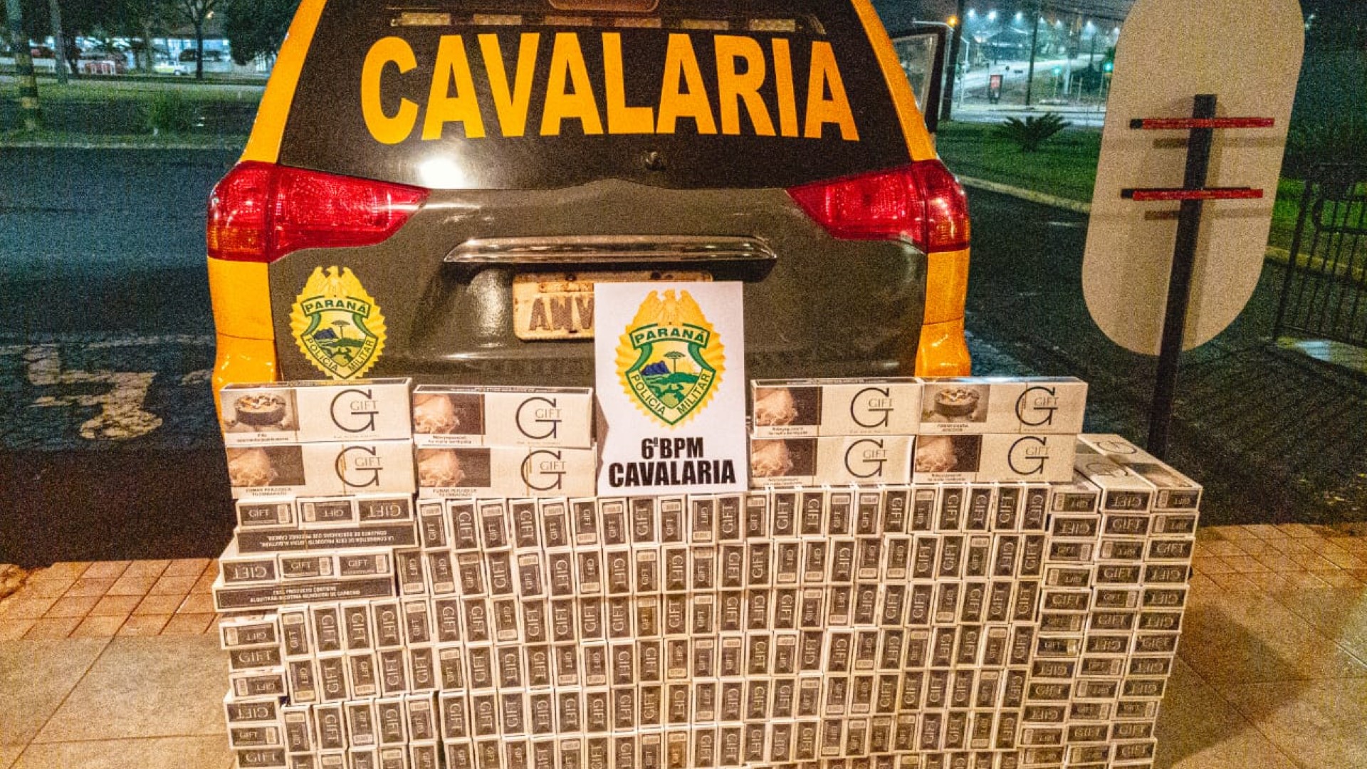 Polícia Militar abordou passageiro com 248 maços de cigarro na rodoviária de Cascavel