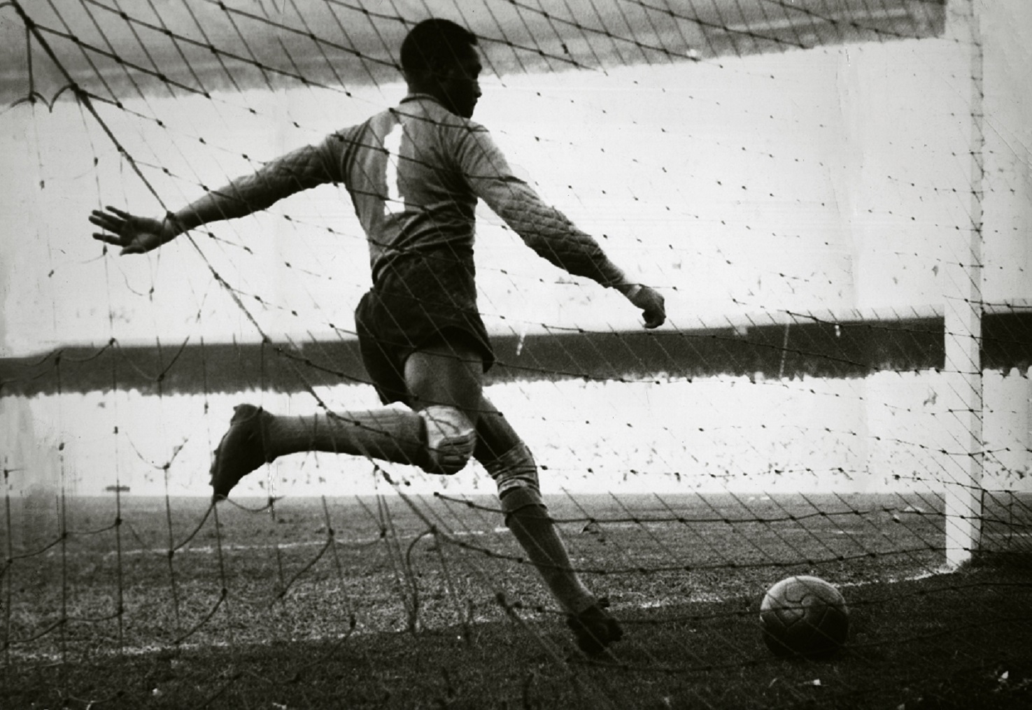 Museu do Futebol lança exposição virtual sobre os 100 anos do goleiro Barbosa Imagem referente a Museu do Futebol lança exposição virtual sobre os 100 anos do goleiro Barbosa
