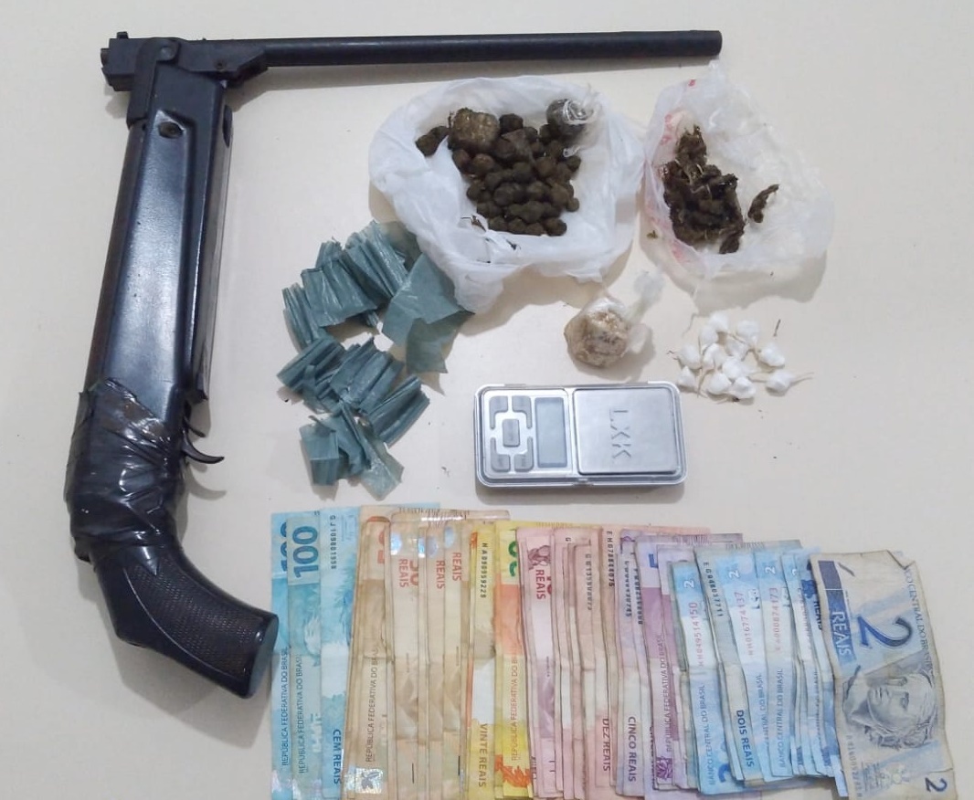 Em apuração de homicídio, três pessoas são presas em flagrante por tráfico de drogas em Caçador