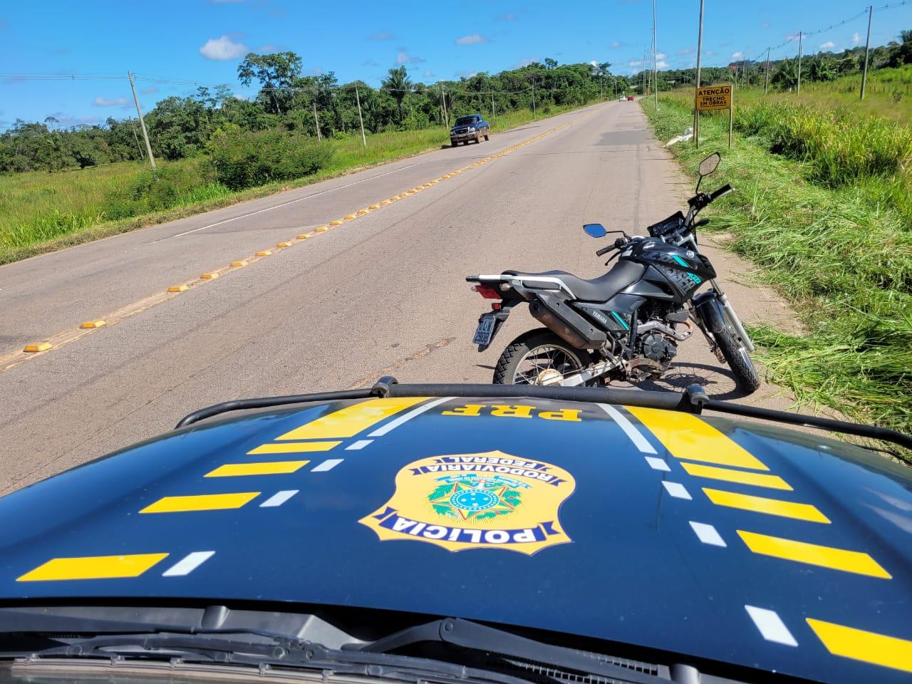 Motocicleta roubada foi encontrada pela PRF abandonada na BR364