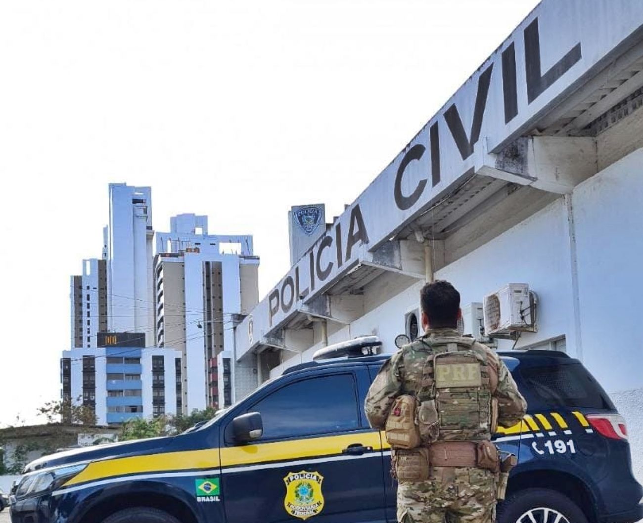 Operação conjunta entre PRF e Polícia Civil cumpre mandados de prisão e de busca e apreensão no interior da Paraíba e Pernambuco