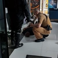 Imagem referente a Homem é detido por vigilantes após arrombar emissora de TV em Cascavel