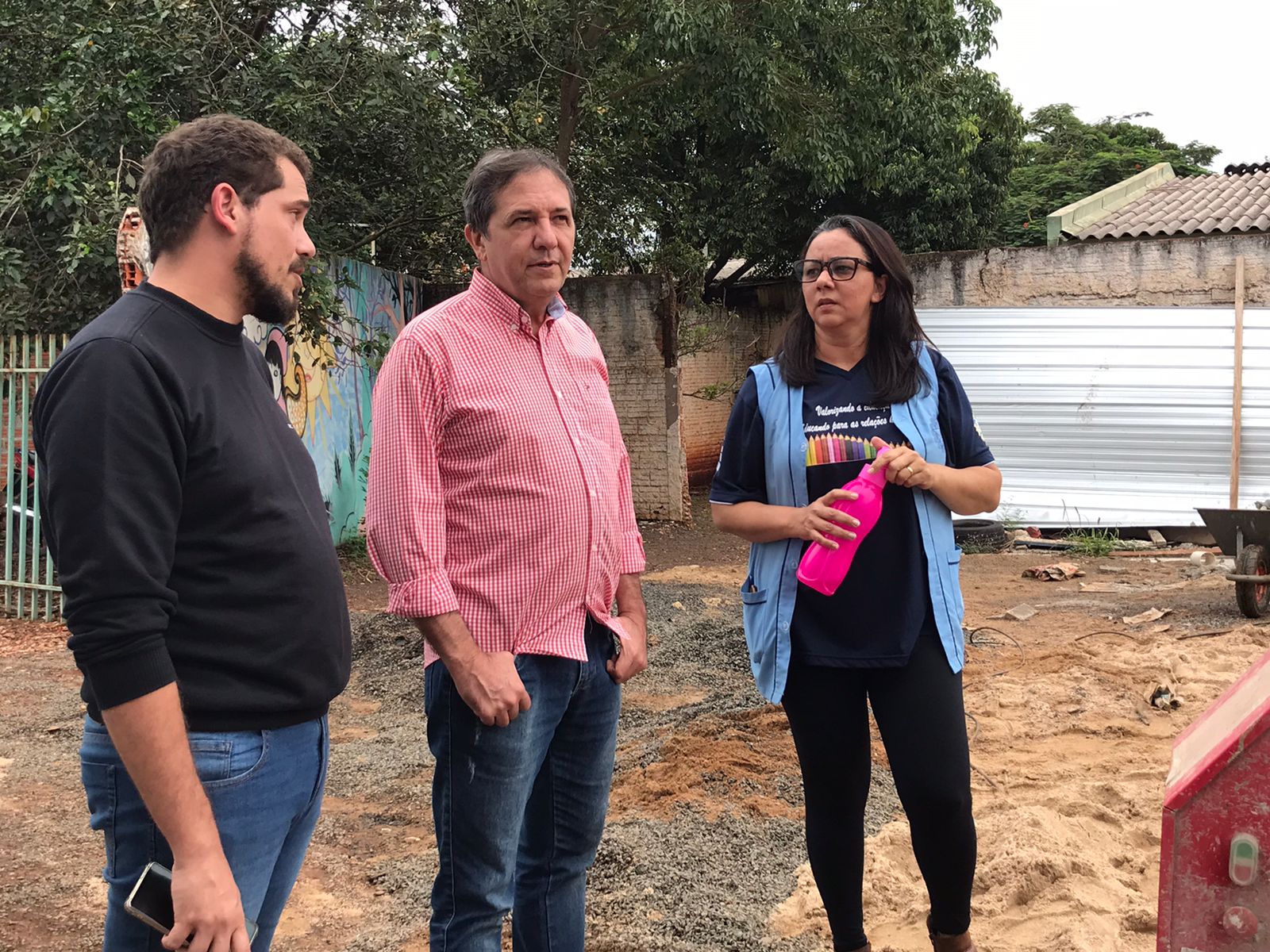 Prefeito visita obras de reforma da Escola João da Costa Viana