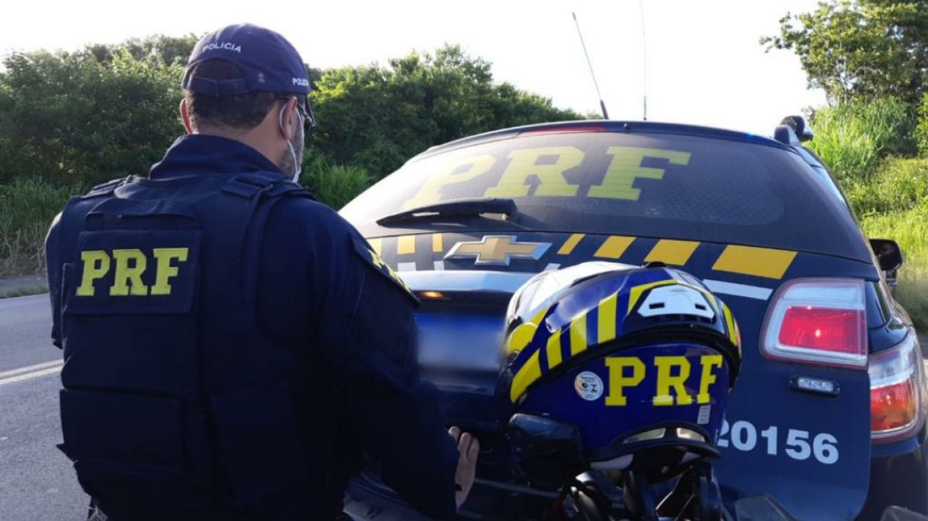 PRF cumpre mandado de prisão na BR-316