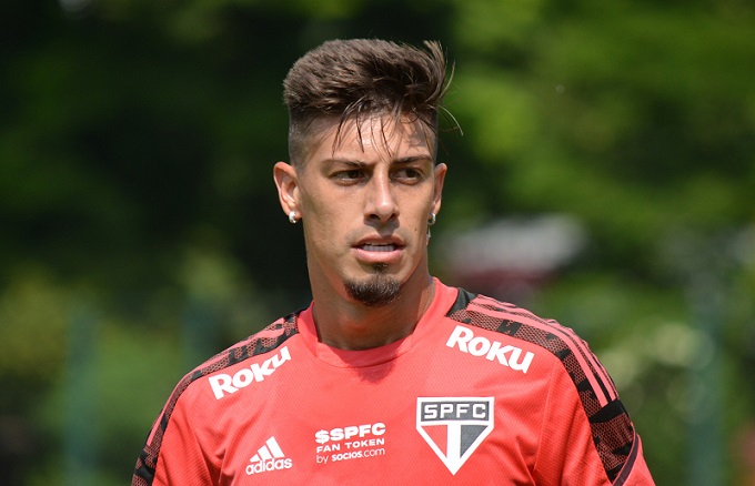 São Paulo treina e inicia viagem para o Peru