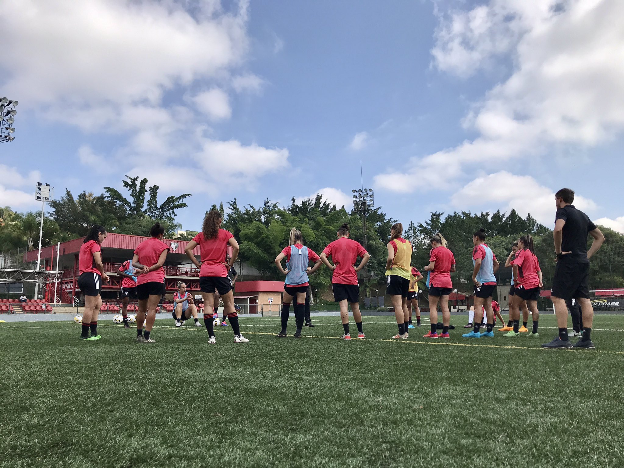 Feminino aproveita Data FIFA para ajustar detalhes para o próximo jogo
