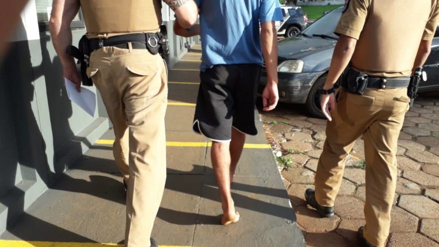 Homem é detido com mandado de prisão em aberto por furto
