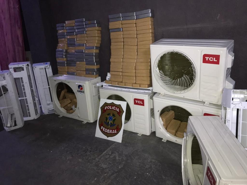 Polícia Federal apreende 210 kg de pasta base dentro de aparelhos de ar-condicionado em ônibus