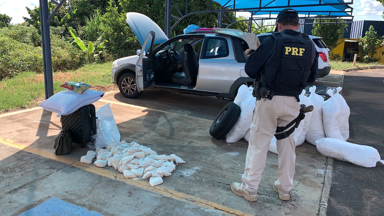 PRF apreende 400kg de agrotóxicos irregulares em Catalão/GO