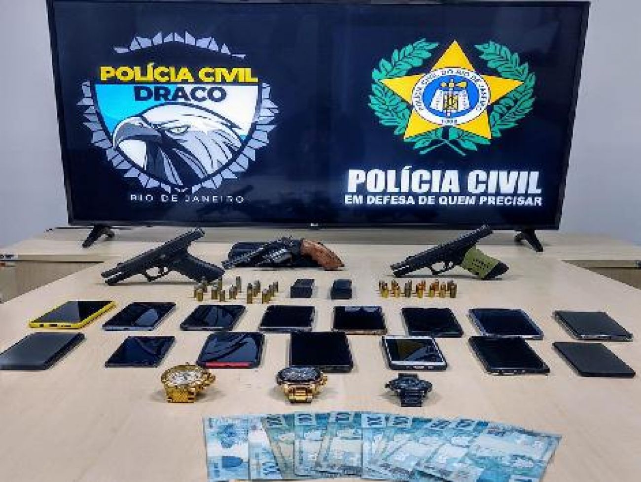 Polícia Civil prende seis milicianos em Rio das Pedras