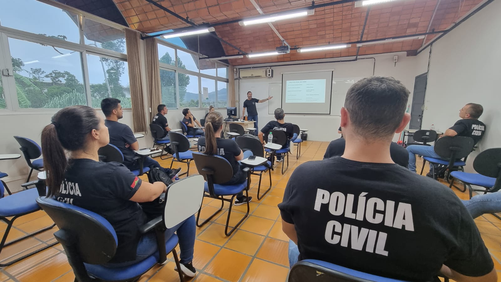 Policiais civis recebem capacitação sobre entrevista investigativa, repressão de homicídio e local de crimes