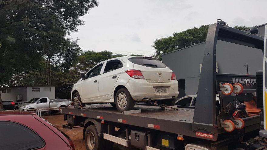 Troca de tiros no Cascavel Velho: Veículos apreendidos são encaminhados à Delegacia