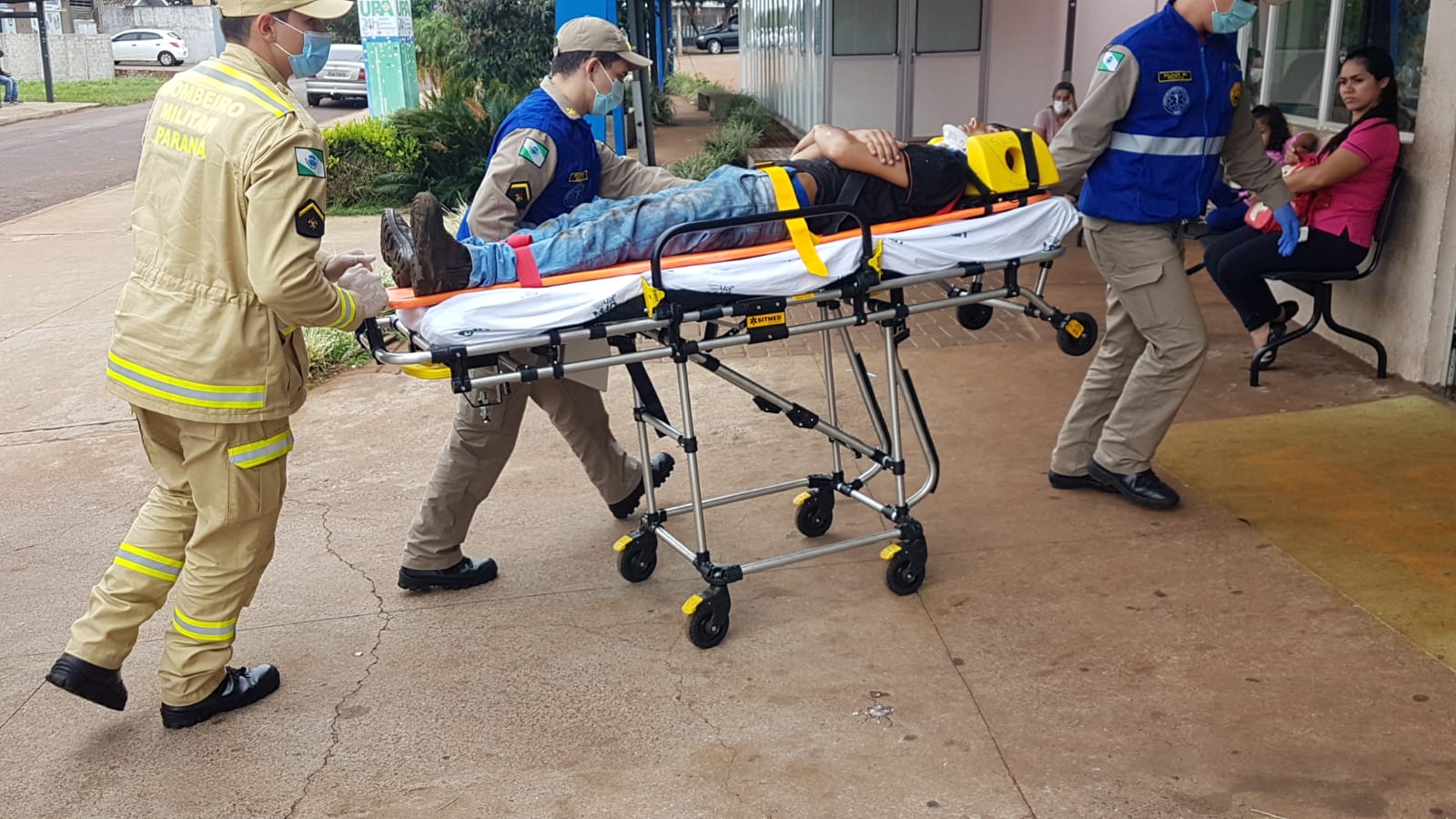 Trabalhador é atingido por peça de carro e precisa ser socorrido pelo Siate Trabalhador é atingido por peça de carro e precisa ser socorrido pelo Siate