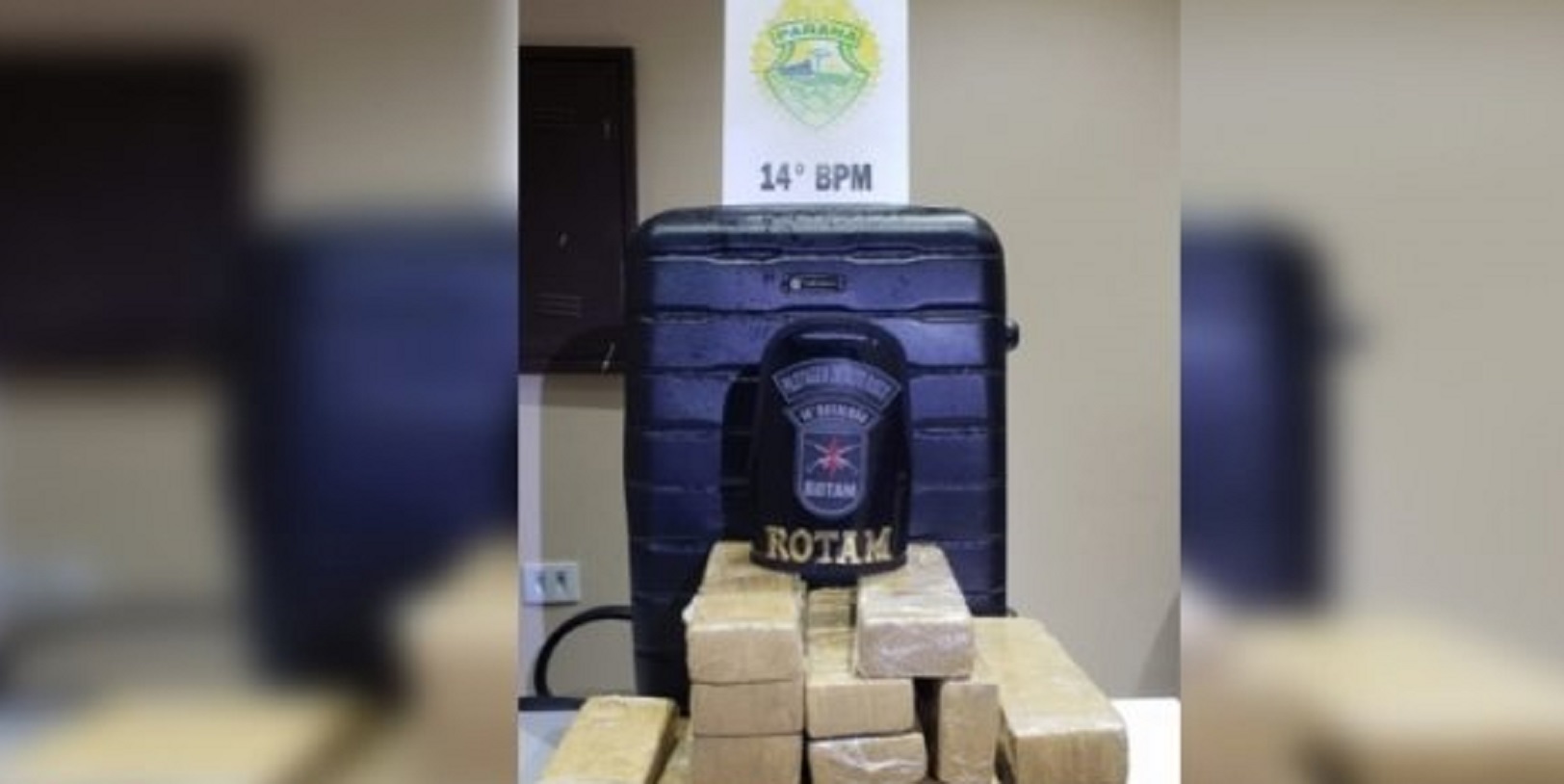 Medianeira: Adolescente é apreendida pela ROTAM com pouco mais de 20 quilos de maconha em ônibus Medianeira: Adolescente é apreendida pela ROTAM com pouco mais de 20 quilos de maconha em ônibus